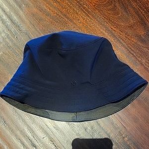 Lululemon reversible bucket hat L/XL